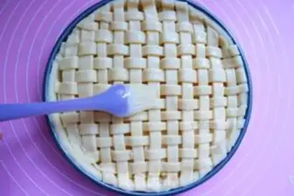 Make Sweet apple pie step 16