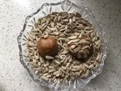 Make The red sunflower seed Incracker step 10
