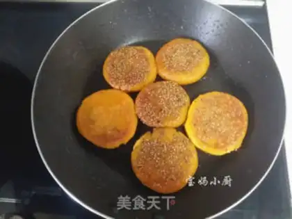 Make Pumpkin sesame cake step 8