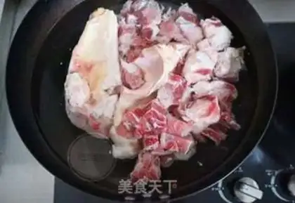 Make Red beef noodles step 0