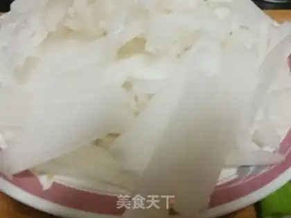 Make radish radish meatball soup step 0