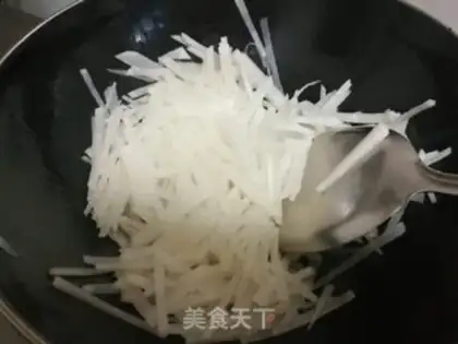 Make radish radish meatball soup step 3