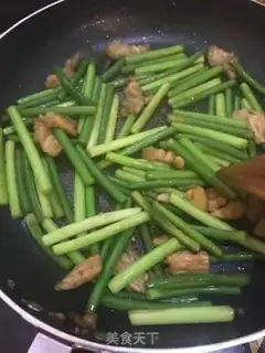 Make Five flowers and garlic step 4