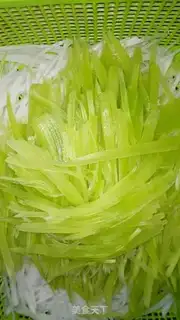 Make Scrambled white silk step 0