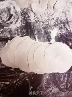 Make Rose buns step 4