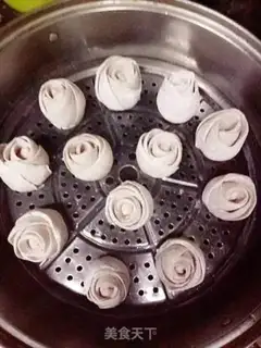 Make Rose buns step 8