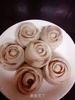 Make Rose buns step 9