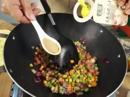 Make Sunshine omelet step 2