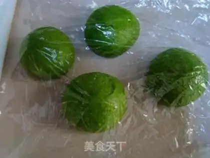 Make Green leaf coconut bread step 5