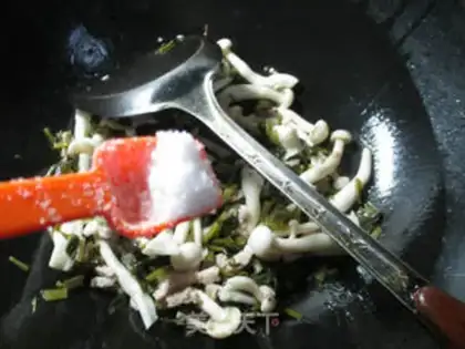 Make The veggies make white mushrooms step 4
