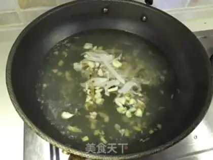 Make Powdery squid corn noodles step 3