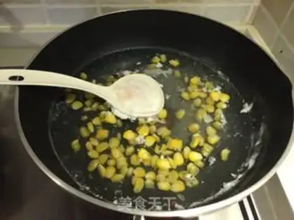 Make Powdery squid corn noodles step 10