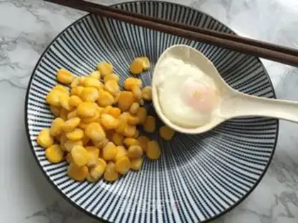 Make Powdery squid corn noodles step 11