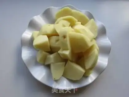 Make Spicy potatoes from the red fruit family step 1