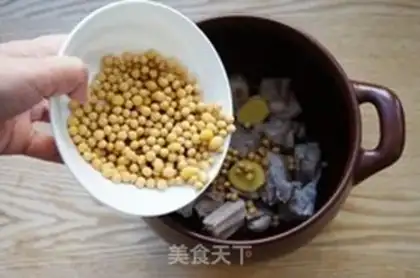 Make Pork bouquet, soybean soup step 4