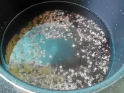 Make Rose rice congee step 1