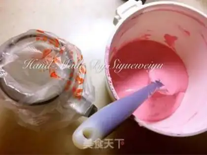 Make Pink Macalon step 11