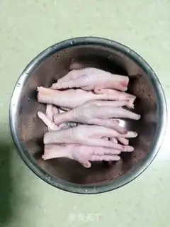 Make The fragrance claw step 1