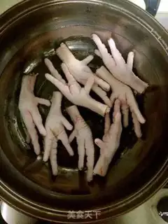 Make The fragrance claw step 2