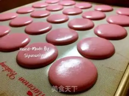 Make Pink Macalon step 14