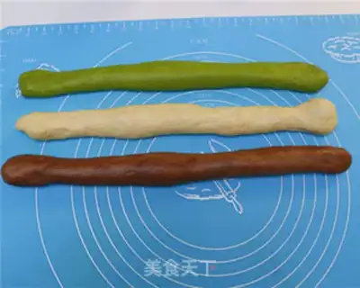 Make Milky three-coloured toast step 6