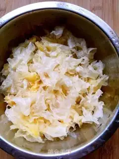 Make Silver-ear soup step 0