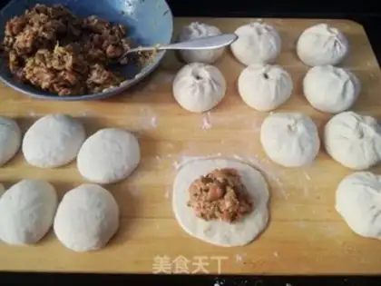 Make Big cabbage meat bun step 5
