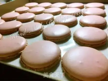 Make Pink Macalon step 17