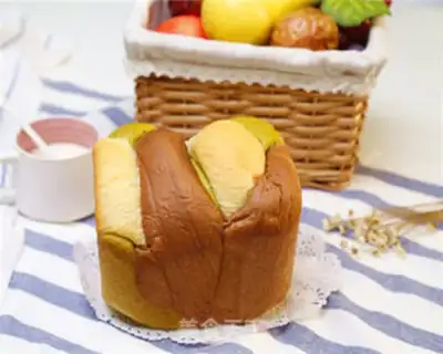 Make Milky three-coloured toast step 11
