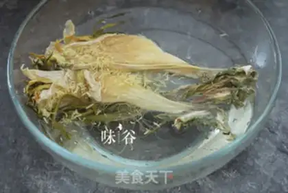 Make The bouquet soup step 1