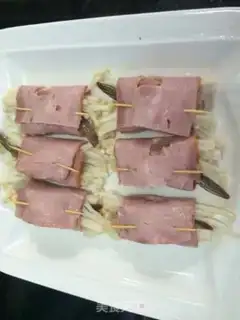 Make Shrimp pins and mushroom bacon rolls step 3