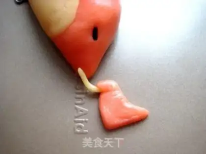 Make The big fish seagulls are creatively burning fruit step 24