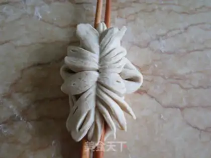 Make Lotus roll step 11