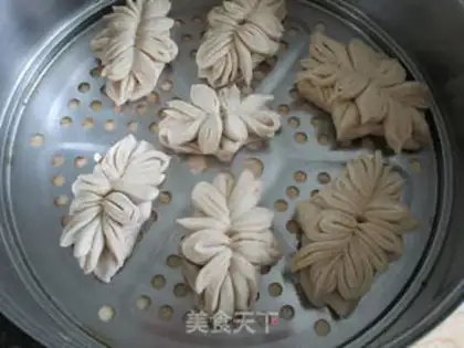 Make Lotus roll step 12