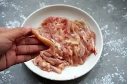 Make Mexican chicken rolls step 2