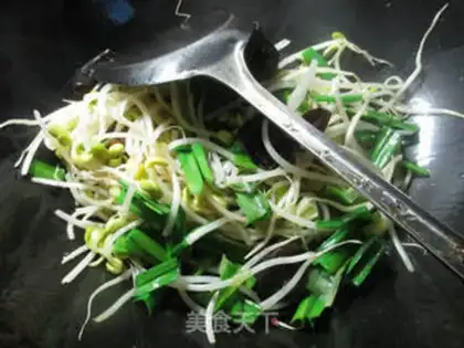 Make Garlic black-mucked soybeans step 2