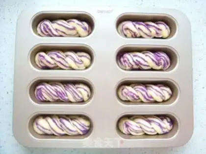 Make Spaghetti bread step 14