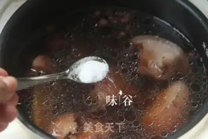 Make Peanut pig feet soup step 4