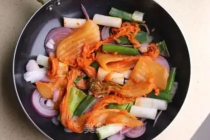 Make Korean-year-old pan step 1