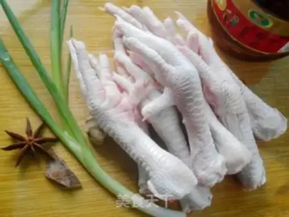 Make Spicy sauce and claws step 0