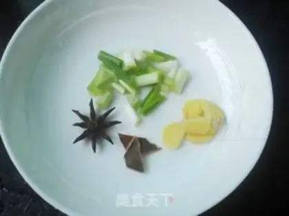 Make Spicy sauce and claws step 2