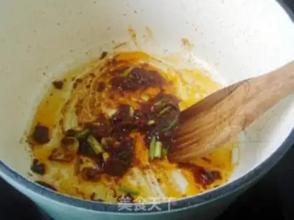 Make Spicy sauce and claws step 3