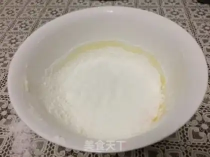 Make Yogurt cake step 4