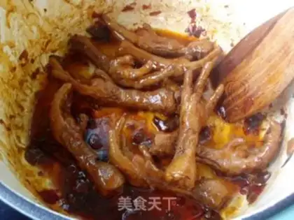 Make Spicy sauce and claws step 6