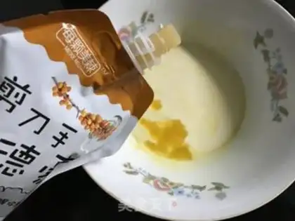 Make Sorcelain cream cake step 5