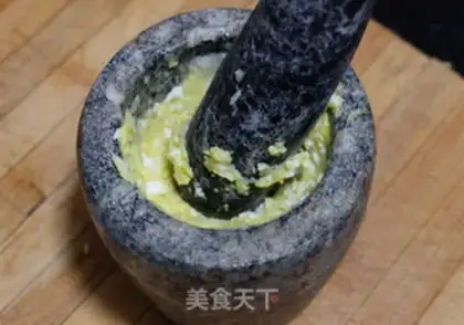 Make Garlic eggs step 5