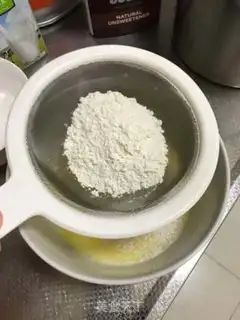 Make Coco cake rolls step 4