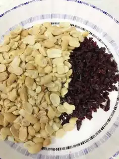 Make Peanut cranberry raspberry step 2