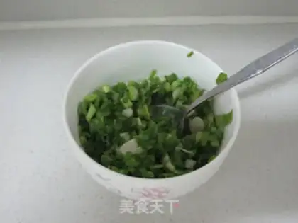Make Five grains of onion cake step 4