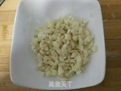 Make Garlic fan dolls step 2